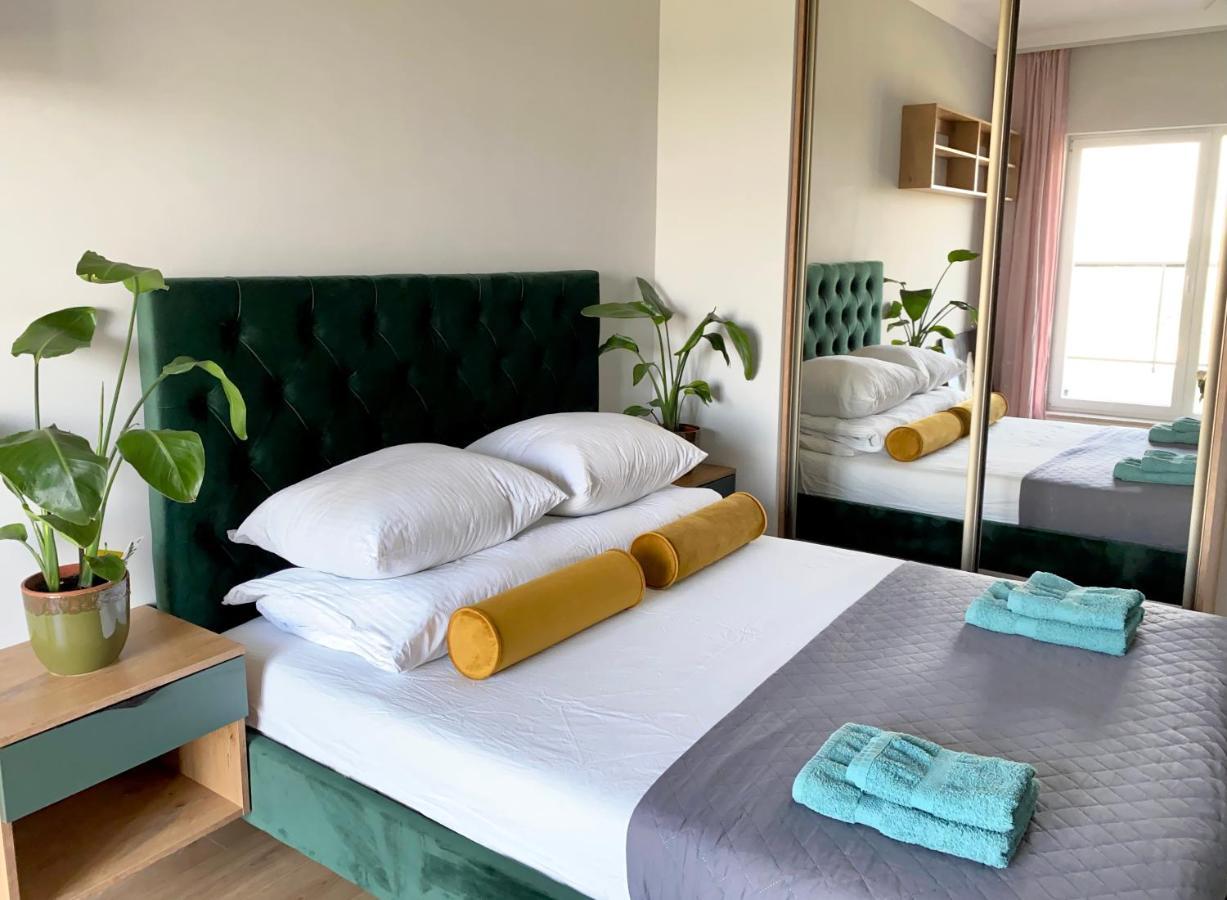 Cozy, Bright & Sunny With Terrace! Apartment *